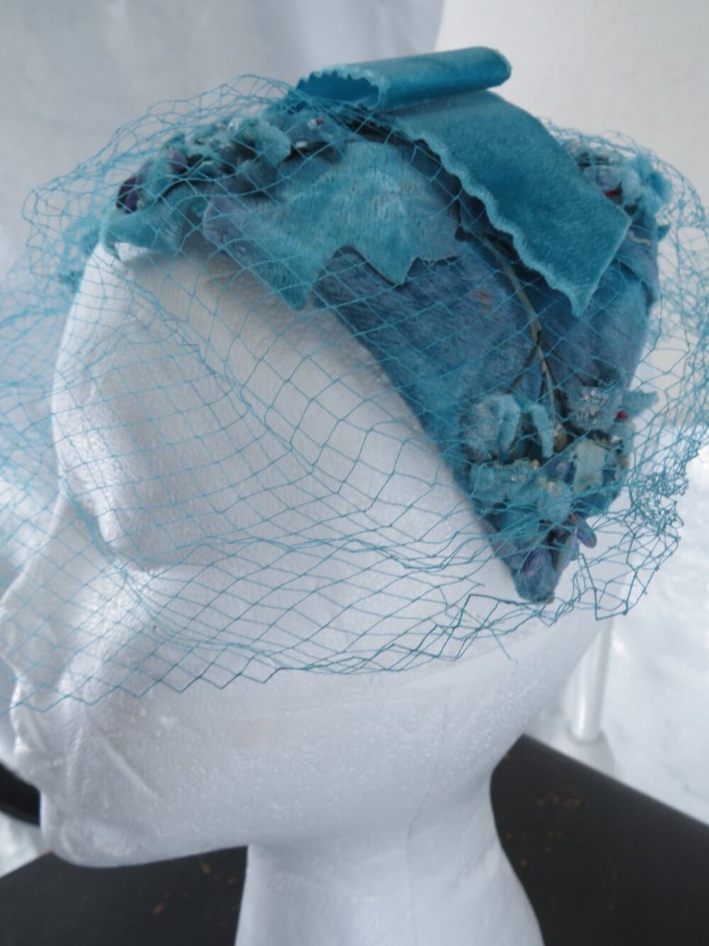 Vintage Blue Pillbox Hat Veiled Floral Fascinator Turquoise Velvet One Size OS - Picture 3 of 14